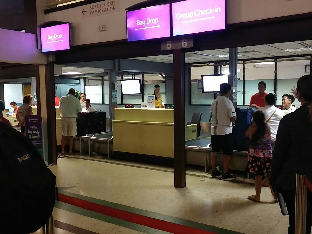 abcpp's tweet image. .@HawaiianAir Horrible! Two lines servicing Business and one for regulars, opened 30 minutes later. Horrible service! @Faaa_Tahiti