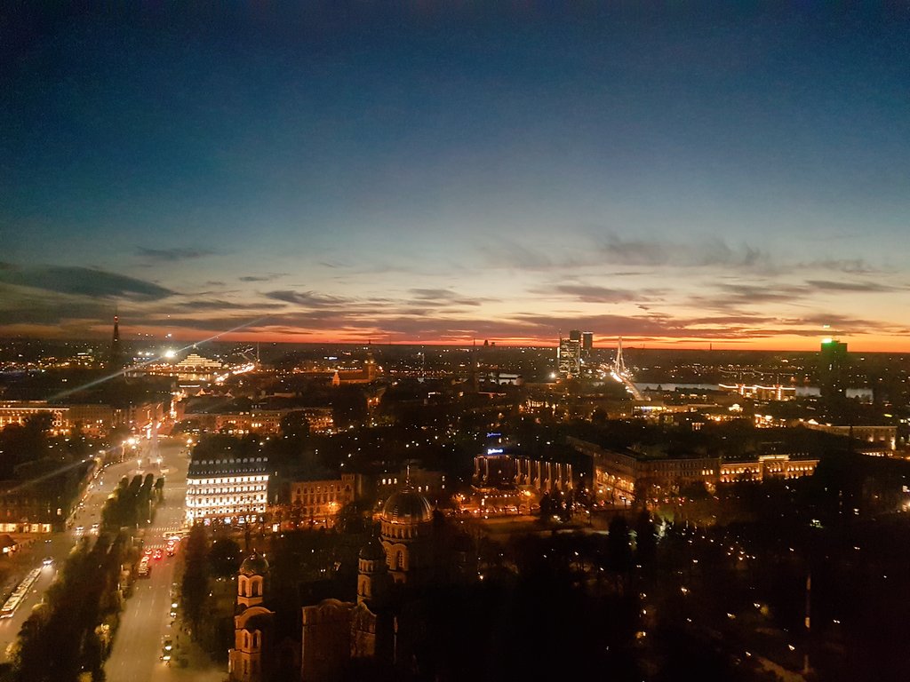 aniago's tweet photo. Paldies/Diolch/Thanks Riga! Dinas a pobl hyfryd. Beautiful city and lovely people👍🏻 #hydref #eglwyssanpedr #artnouveau #skyline https://t.co/lfd2ceXHBX