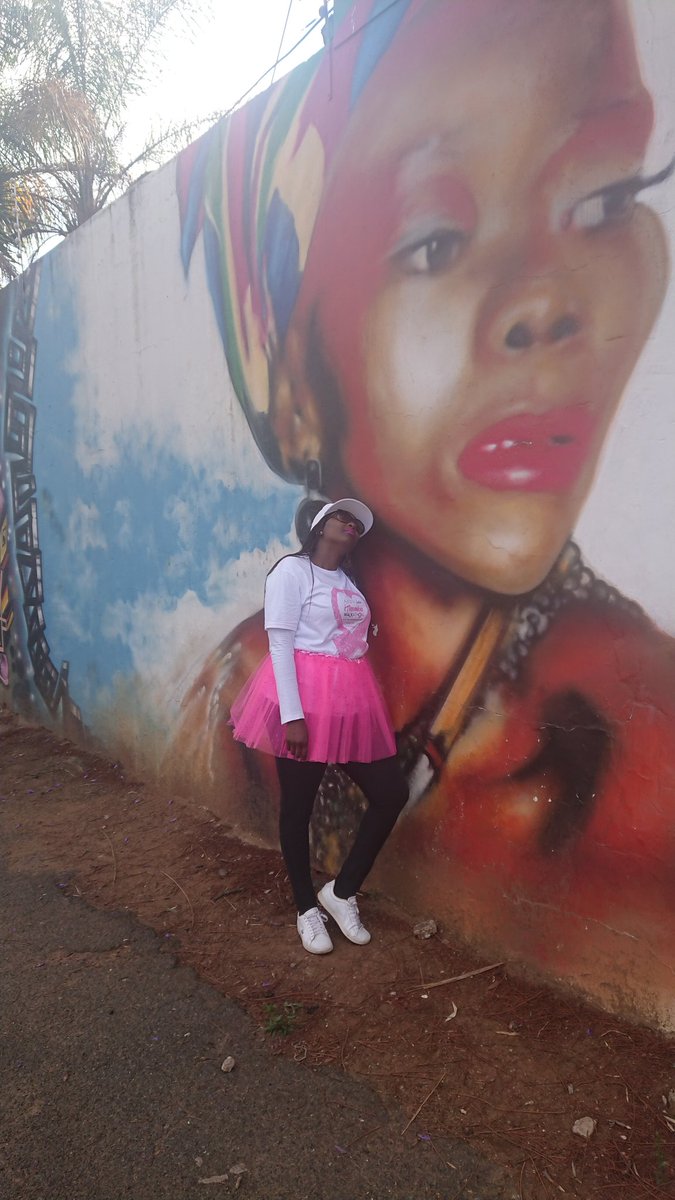 MosimaMatosa's tweet photo. 2 km down 👇 still going strong 💪 #WalkForPurpose #avonwalkathon2018 #TKO2018 #CancerAwarenessMonth @AvonSouthAfrica @iThembaCrusade @JustineSAfrica @kayafm95dot9 @IamSnowiie https://t.co/vPzIFBaZQD