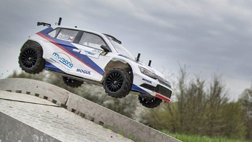 574Isab's tweet photo. SKODA LANZO EL NUEVO INTEGRANTE DEL EQUIPO SKODA EN EL RALLY DE SUECIA PARA ESTA 2 TEMPORADA ,EL SKODA FABIA RS VIENE EQUIPADO CON TECNOLOGIA DE PUNTA PARA ESTOS CIRCUITOS DE RALLY DE SUECIA Y SE PREPARAN PARA LOS NUEVOS RETOS .
#SKODA   #RALLYENSUECIA https://t.co/SHEbZIxj4s