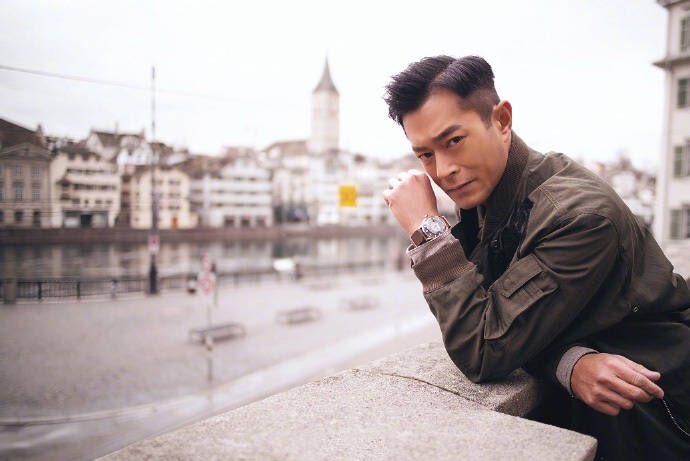 dramapotatoe's tweet photo. Happy 47th birthday to the forever suave and charming Louis Koo! His long filmography includes classics like #TheReturnoftheCondorHeroes, #TroublesomeNight series, #AStepIntoThePast and more!
#古天乐 #gutianle #louiskoo https://t.co/EKD5JTkSlR
