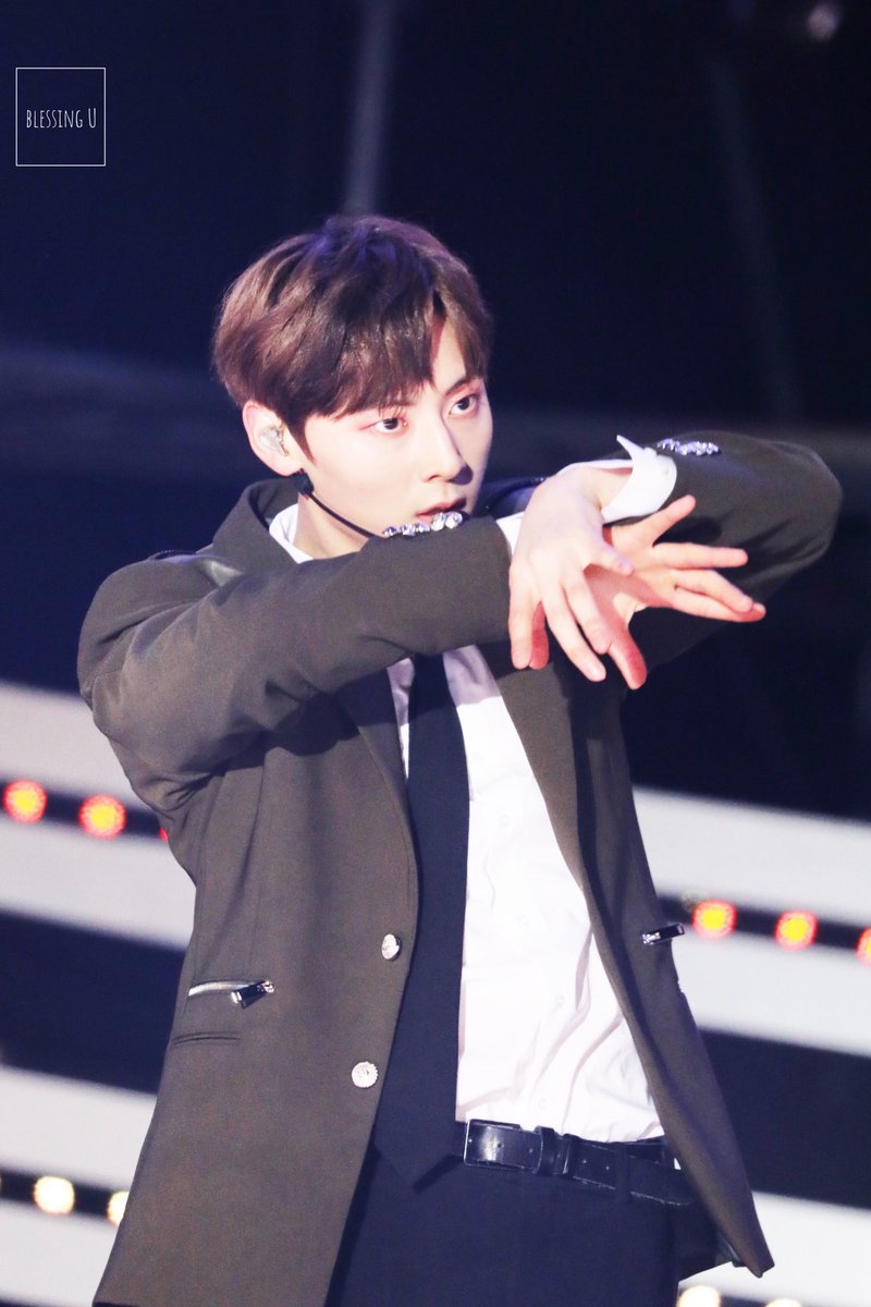 blessingu_hmh's tweet image. 20181020
#황민현