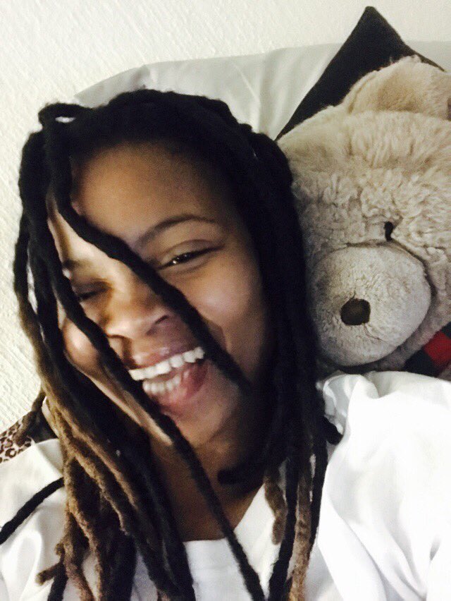 Rhuly21's tweet photo. @sindivanzyl #WeLoveLocs #RealLocs #Colours https://t.co/eYDRAeqTsq