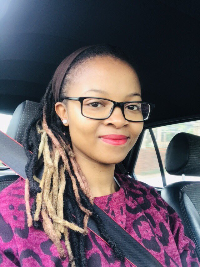 Rhuly21's tweet photo. @sindivanzyl #WeLoveLocs #RealLocs #Colours https://t.co/eYDRAeqTsq