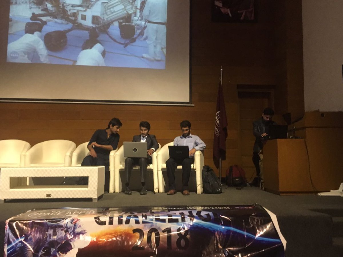 iKamranGul's tweet photo. #nasaspaceappschallenge2018 #teammoonmeander 
#moonmeander https://t.co/pwKBYW51dH