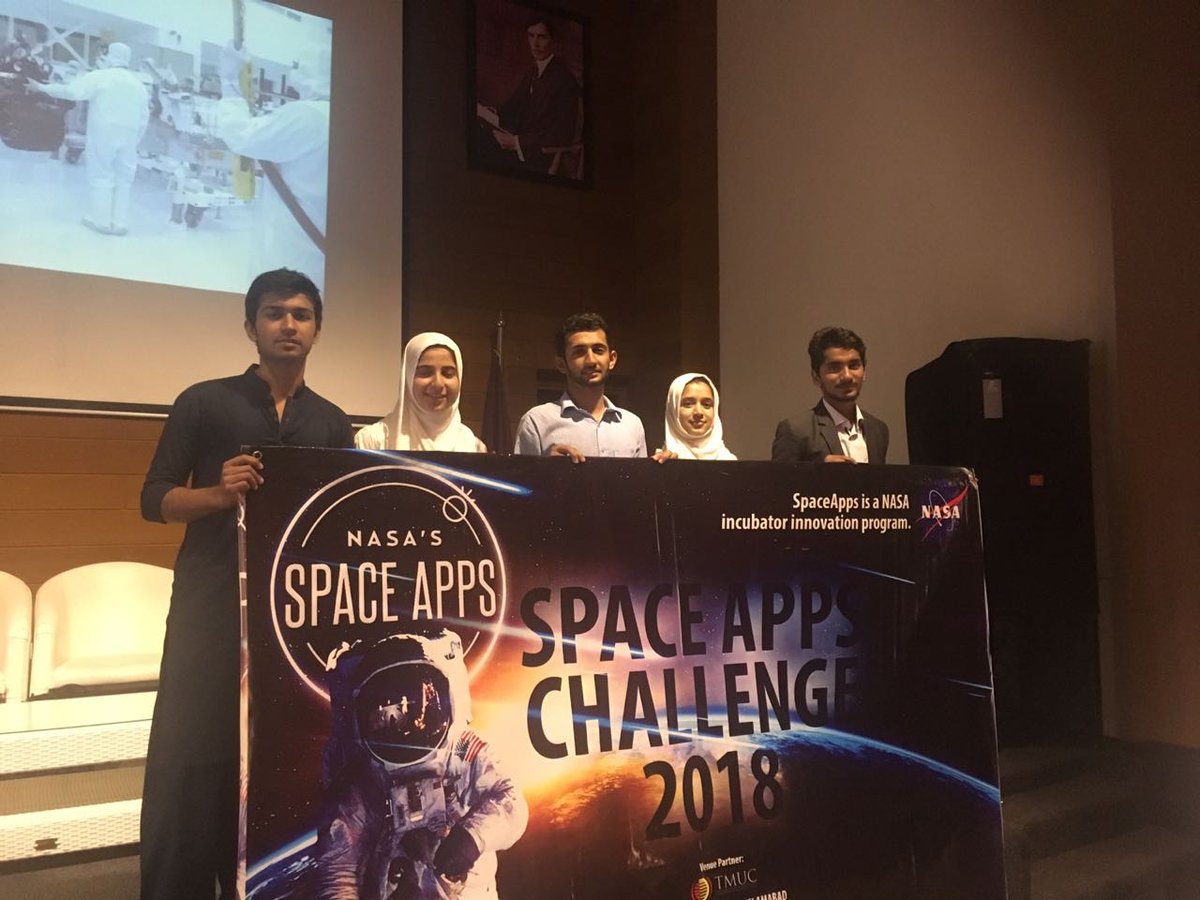 iKamranGul's tweet photo. #nasaspaceappschallenge2018 #teammoonmeander 
#moonmeander https://t.co/byUoOn0BFl