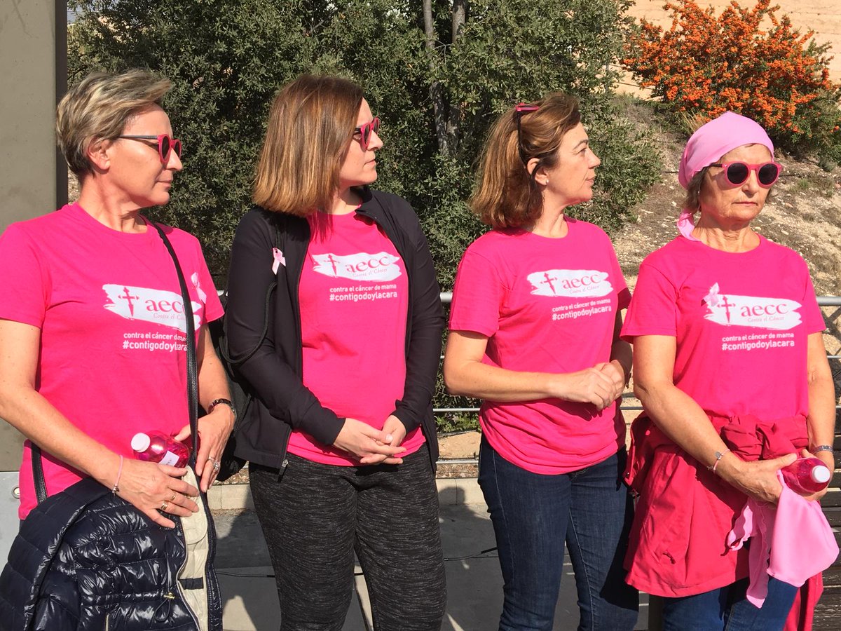aliciajumilla1's tweet photo. Esta mañana Jumilla vuelve a emocionar #contigodamoslacara #Jumilla #Castiilo #Marcha @aecc_es https://t.co/V3Gv9KEqWb