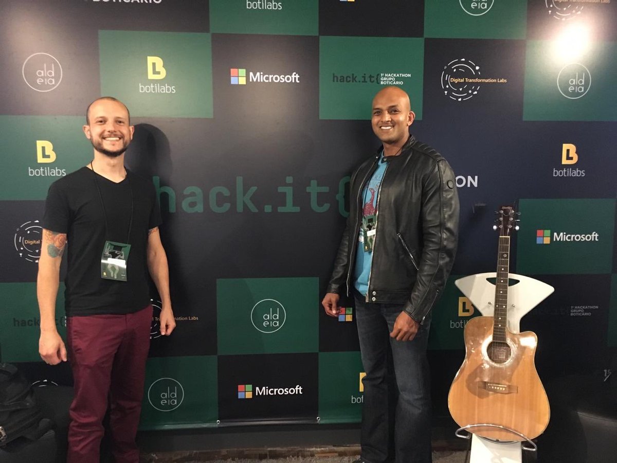 RyanPersaud23's tweet photo. With @gustavo_segui at #boticario #Hackathon and #SpaceAppscuritiba Great to see the #innovation #ecosystem in #Curitiba #SpaceAppsChallenge #spaceappsbrazil #Microsoft #iscnation @wondrwomyn @BryanBibbysmith @moniquekings https://t.co/eITbbXFy6H