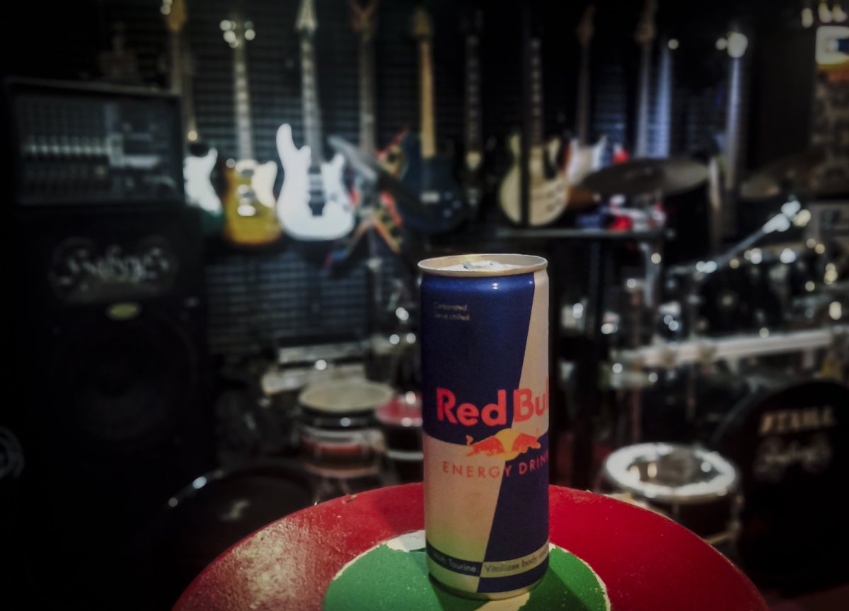 ހޫނު ގަދަ ވަގުތެއްގައި ރެޑްބުލެއް  ބޯލުން ކިހިނެއް ވާނެބާ!      އެ ވެސް ހިލޭ 😘 

  ޝުކުރިއްޔާ!  <a href="/HabeysBoduberu/">Habeys Boduberu</a> #redbull