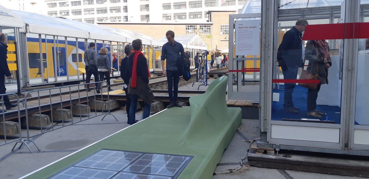 MarjonVissers's tweet photo. 'Spoor van morgen' @DDW.  Geprint perron en zonnepanelen als vloertegels. #design #Eindhoven https://t.co/voVR5aCQ1q
