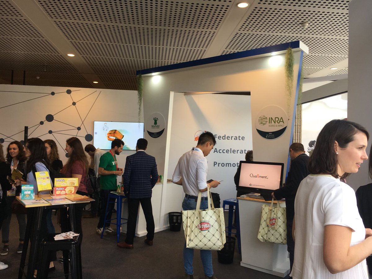KrolineThomas's tweet photo. @Inra_France est au #SIALParis pour présenter ses recherches en innovation en alimentation. https://t.co/S48636XGkH