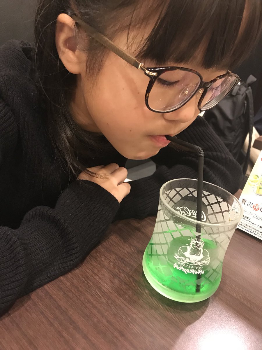 purideko's tweet photo. そら、ギター発表会🎸
去年より成長していたね！お疲れ様！ https://t.co/nh8si8pkV6