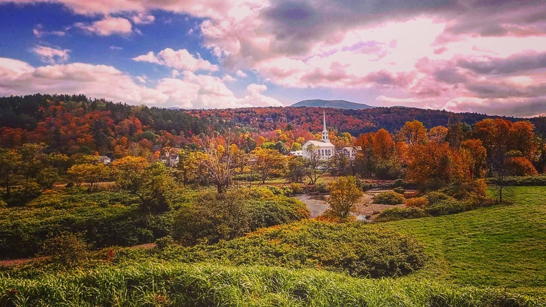 VermontologyLLC's tweet photo. Stowe, Vermont https://t.co/exErx4zvLA #vermont #vermonttours #vermontfallfoliage #vermontfall #vermonttourism #vermontsmallbusiness #vermonttravel #vermontnature #vttravel #vtnature #vtfall #newenglandfall #newenglandtravel #newenglandfallfoliage #newenglandvacation #newengland https://t.co/Eq2Qf6aEnW