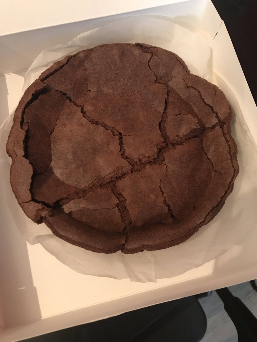 krannoot's tweet photo. Net de beste chocoladetaart ooit gegeten, @CRU Gent! @BeaDejonge @josephsneyers #versmarkt https://t.co/3TyR7camZ6