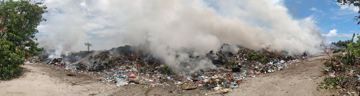 AyyaHaxan's tweet photo. A week before voting, @WAMCOmv started to emptyy out KF dump yard. I haven't seen them moving anything anywhere after election. And this picture is from today.
#ProgressShared π
SooKuriyyaa Raees Yaamin. https://t.co/lghEZkVVTD