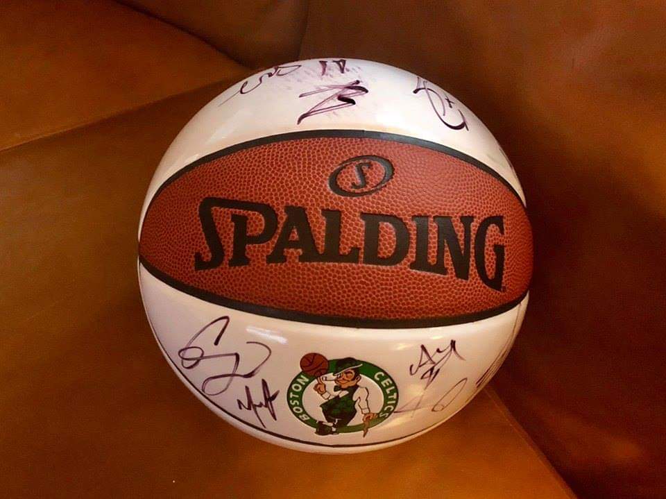 VOHorg's tweet photo. THANK YOU @bostoncelti for your generous donation of a 2017-2018 team autographed Spaulding basketball! (and to the lucky recipient of said donation!) :-) 
#singoutforacure #makingcancerhistoryonesongatatime #celebratingadecadeofhope #supportingcancerresearch
@MGHCancerCenter https://t.co/16lqVBHth3