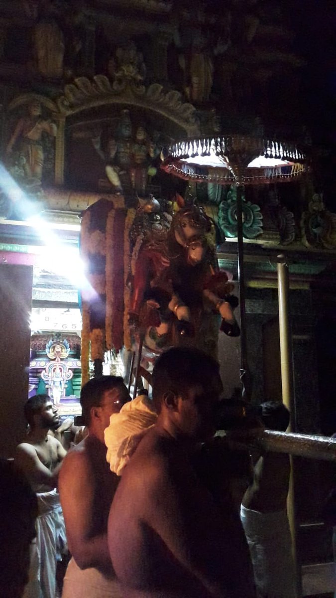 varagurtemple's tweet photo. Perumal அம்பு போட புறப்பட்டார் #varagur #perumal https://t.co/qwuWs8GK3g