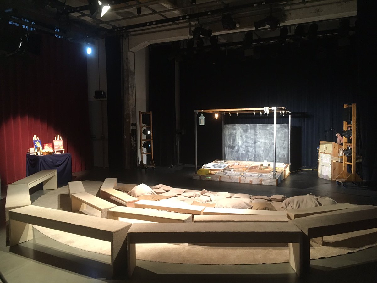 Speelklaar <a href="/blauwekei/">Blauwe Kei, Theater aan de Noordkade</a> #zinin #indekelderstaateenhuis <a href="/STIPproducties/">STIP producties</a>