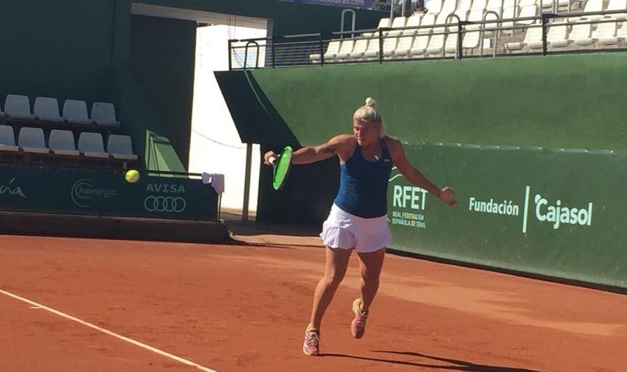 TeamEraydin's tweet photo. Şampiyonluk gelmedi.
Başak Eraydın, ITF 25K İspanya Sevilla turnuvasında yağmur nedeniyle pazar gününe ertelenen karşılaşmada Anna Bondar'a 3 sette 6-2/5-7/6-2 mağlup olarak bu sezon oynadığı 6. tekler finalinden 3. kez mağlup ayrıldı. https://t.co/5kbXuOr4xA