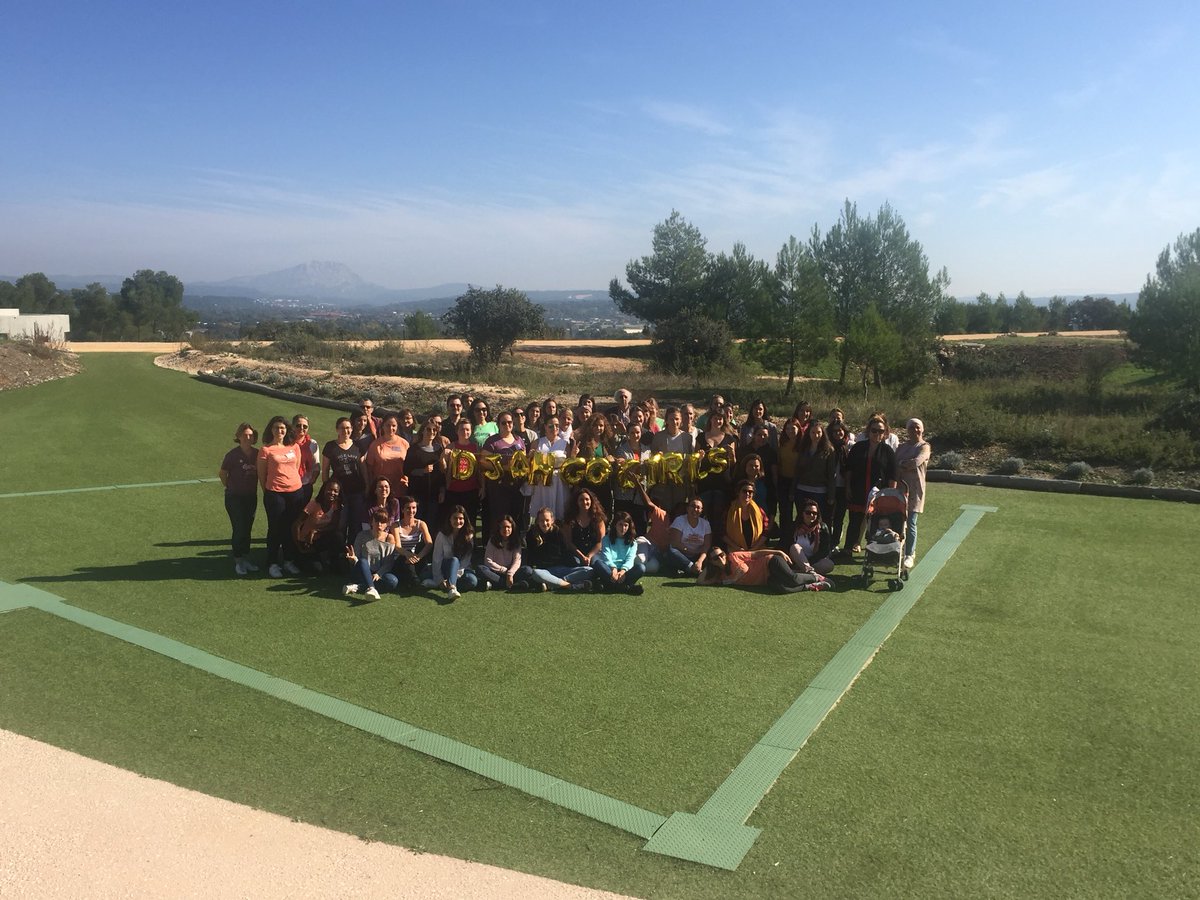 laetipus's tweet photo. Félicitation à nos @djangogirlsMRS pour ces 2 jours intenses d’initiation au #code et à leurs coachs au top du top ! 🤩😎 @lespremieressud @thecampProvence @AMFrenchTech https://t.co/jh5VuRJ2R1