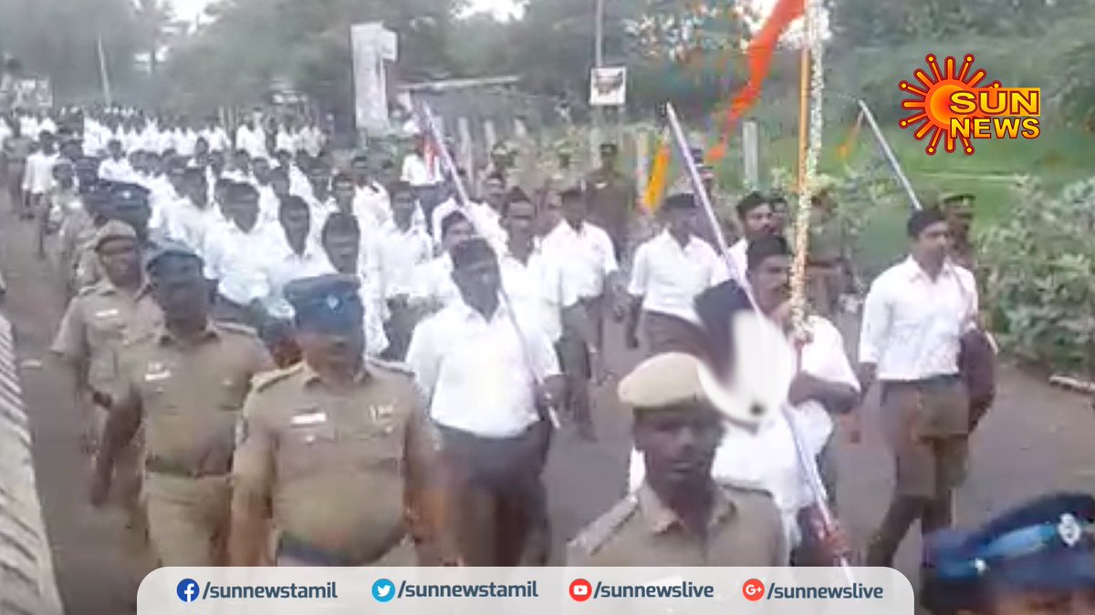 sunnewstamil's tweet photo. திருவண்ணாமலை, வந்தவாசியில் ராஷ்ட்ரீய ஸ்வயம் சேவக சங்கம் (RSS) சார்பில் ஊர்வலம் , 500- க்கும் மேற்பட்டோர் பங்கேற்பு, மாவட்ட காவல் கண்காணிப்பாளர் சிபிசக்கரவர்த்தி தலைமையில் 400 போலீஸ் பாதுகாப்பு.
#RSSVijayaDashami #sunnews #rss #Modi @sunnewstamil https://t.co/WpqQeipnLr