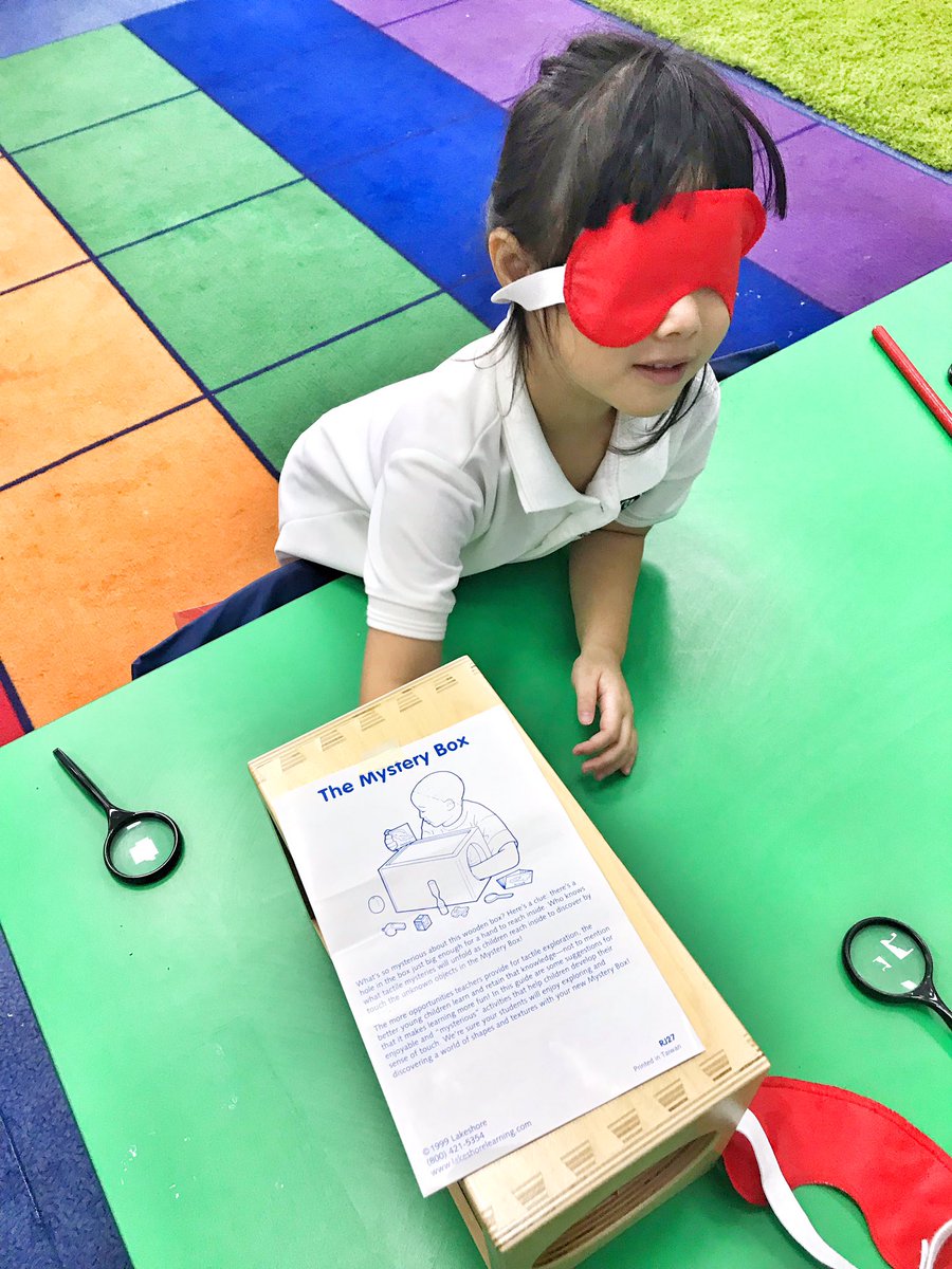 KatrinaMcDonnel's tweet photo. Today in KG2 was messy, loud and totally interactive! #myfivesenses #sensoryexploration #PYP #inquirylearning #handsonlearning #learningengagements #kindyfun #AISAlions https://t.co/qtzMExivYM