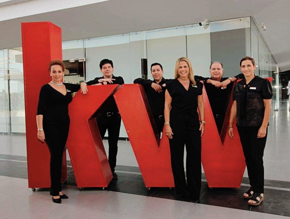IvCastillo35's tweet photo. SOMOS EL EQUIPO MAIN BY KW EL FARO... UNA EMPRESA INMOBILIARIA INTEGRAL CON BASES SOLIDAS EN NUESTRA CULTURA Y COMPROMISO DE HACER QUE TU CAMINO EN LA OPERACIÓN INMOBILIARIA QUE REQUIERAS SEA LO MAS EXITOSA ... ESTAMOS LISTOS Y CAPACITADOS PARA AYUDARTE.. #KWElfaro #MAIN https://t.co/2xJ35Itlqz