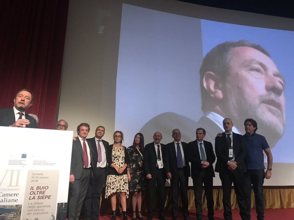gdcaiazza's tweet photo. Ringrazio tutti i penalisti per il grande onore e la responsabilità che hanno voluto tributarmi. Siamo i difensori dei diritti e delle libertà. Ci aspetta, in questa nuova Italia, un percorso faticoso e difficile. Abbiamo idee e forza per affrontare questa traversata nel deserto. https://t.co/eB2XDcQ5f0