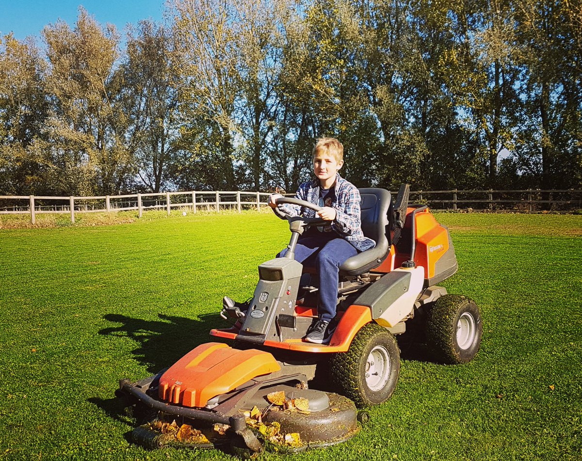 Wedding season might be over but Max is still making sure the party paddocks look their best!
#kidsontractors #startthemyoung #familybusiness