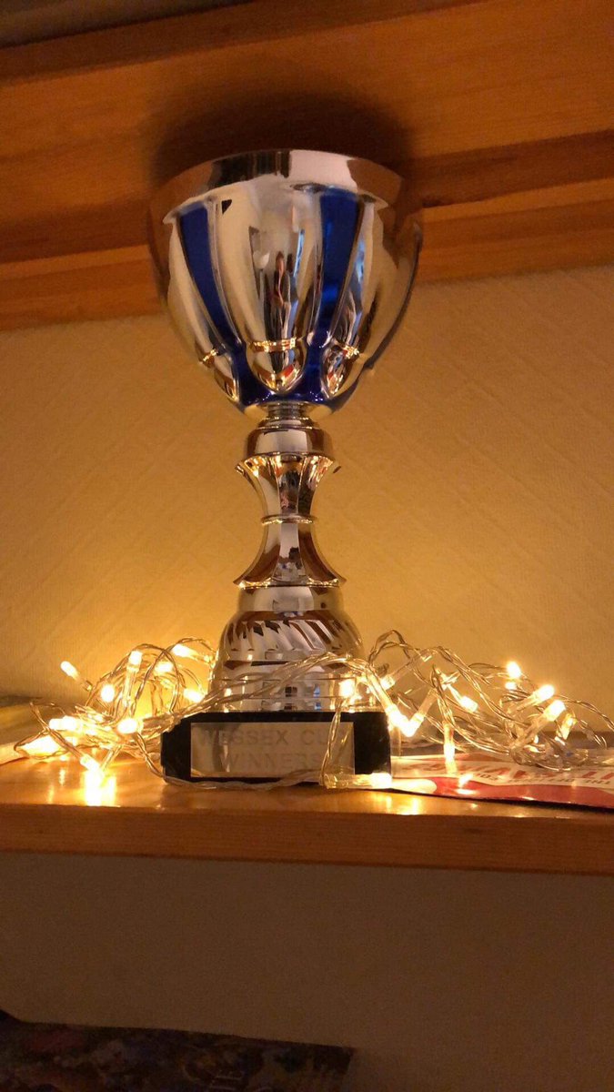 exeter_eagles's tweet photo. @Bathilisks @bristol_qc @TheSevenSwans @bmouthbanshees @PortsQuidditch Thanks for a great day, the trophy is looking pretty snazzy if we do say so ourselves 🦅💚 https://t.co/rYeCzdtxpb