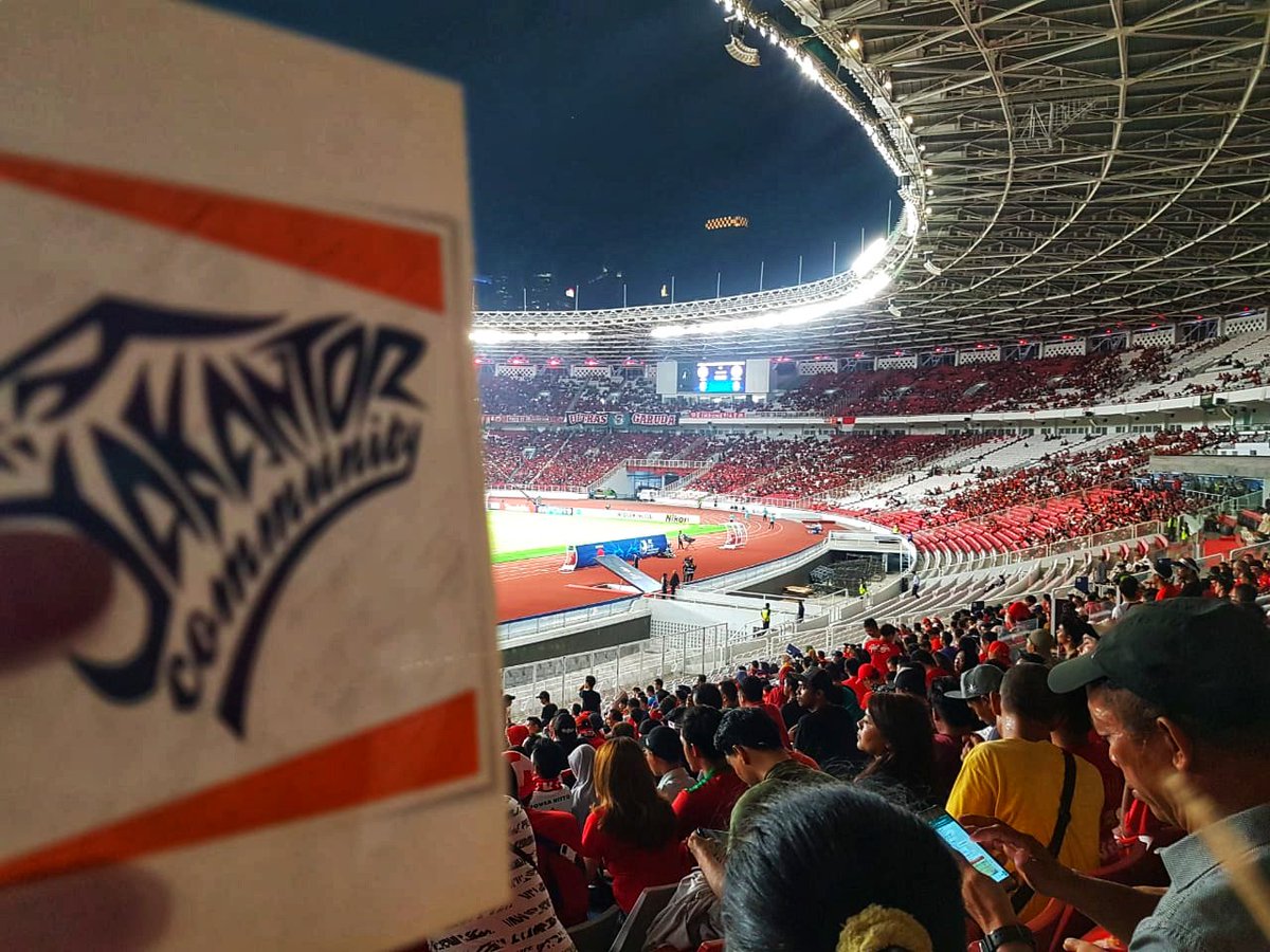 JaKantor2010's tweet photo. Garuda Fight On.
#JaKantor #SUGBK #TimNasIndonesia https://t.co/HCN4hvbmdb