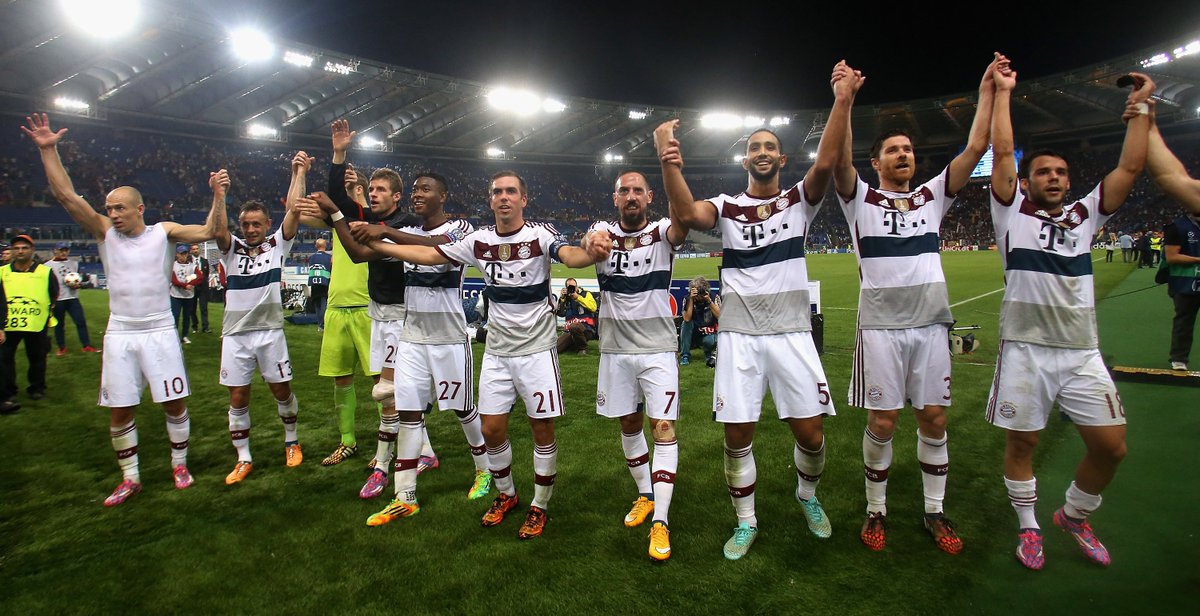 UEFAcom_de's tweet photo. #OnThisDay in 2014 🗓️

@OfficialASRoma 🆚 @FCBayern 1:7 

⚽️⚽️ @ArjenRobben 
⚽️ @MarioGoetze 
⚽️ @lewy_official 
⚽️ @esmuellert_ 
⚽️ @FranckRibery 
⚽️ @XS_11official 

#UCL #RomaFCB https://t.co/EO6qBhZ7Eb