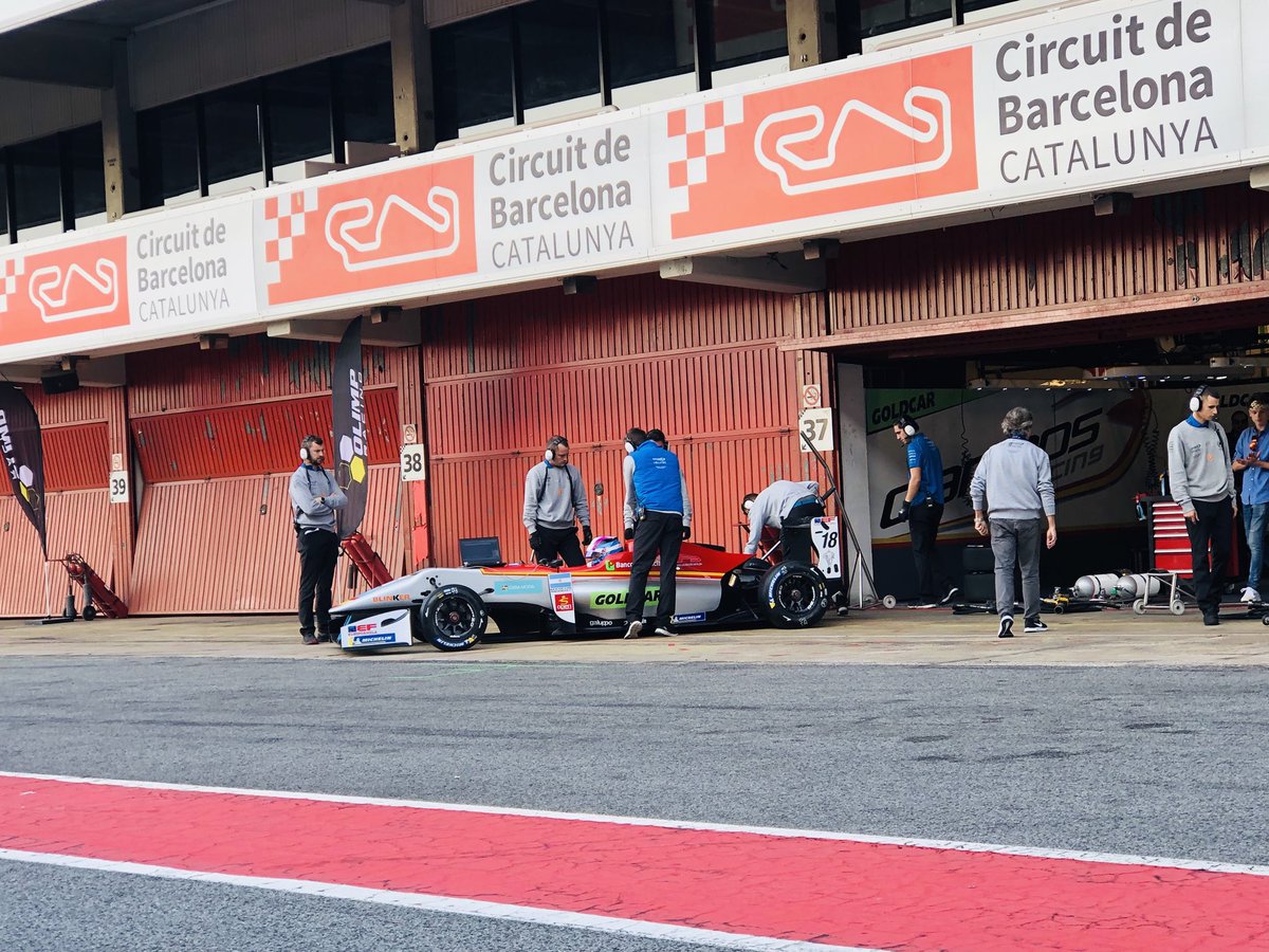 CamposRacing's tweet photo. Llegamos al hemiciclo de la 2ª crono. ¡Esto se pone serio!
—
Just in the middle of #Quali2.
This is gonna be exciting!
.
.
#RaceOfSpain #EFOpen https://t.co/r5xbrp65He