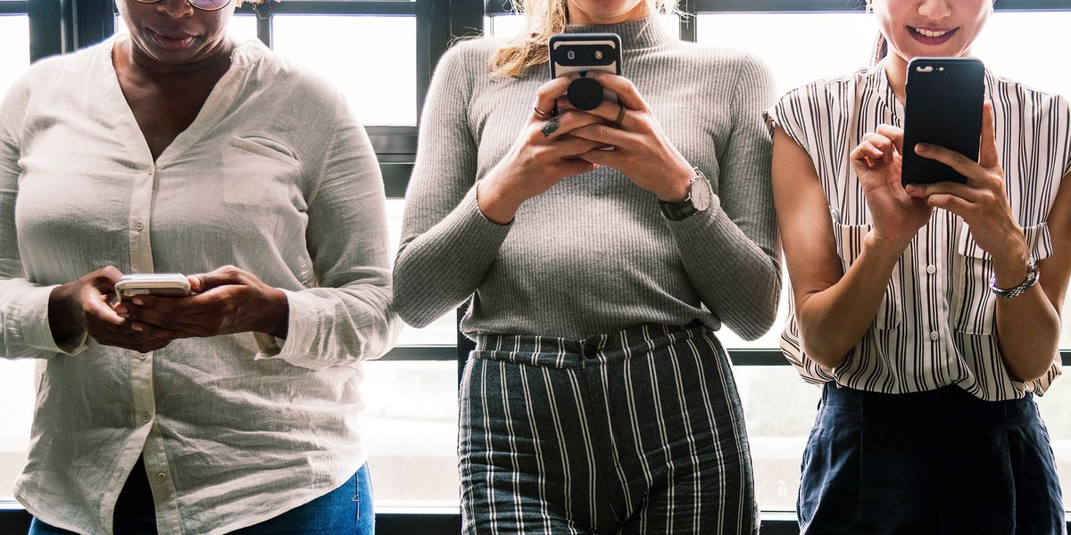 Deakin University tweet media