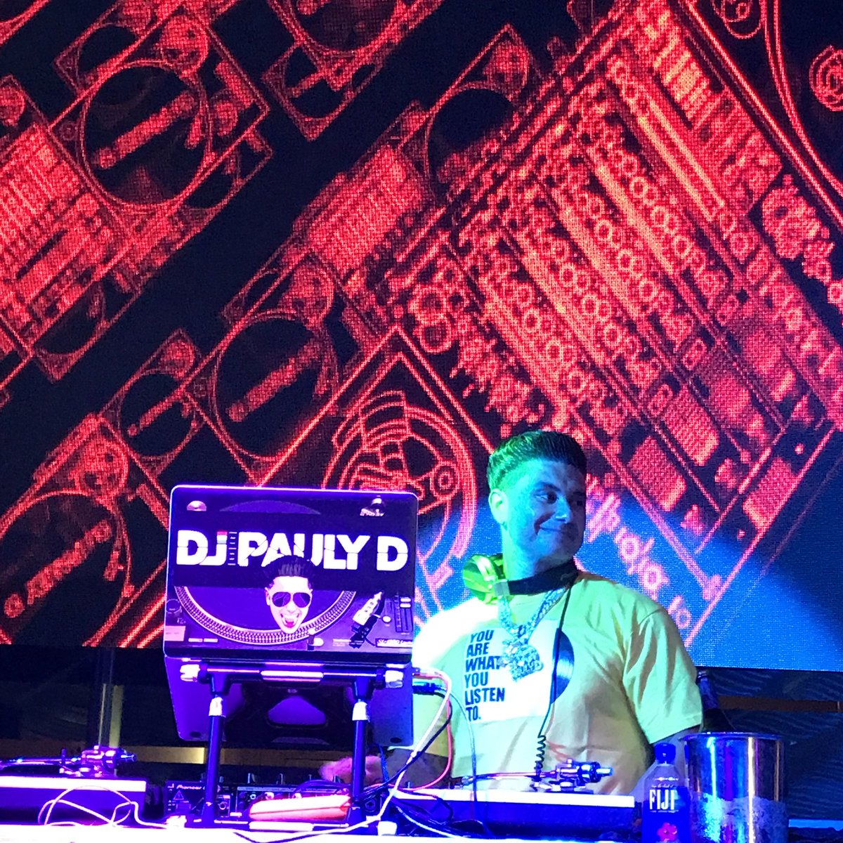 susanaabananaaa's tweet photo. Was able to see @DJPaulyD live! It was something I was really looking forward to do! @DJPaulyD, HANDS DOWN the best! &amp; I got pics of your finest moments. 
#waitforthebeat &amp; #yousmiling. 
Thank you for an amazing night, definitely looking forward to many more ❤️ https://t.co/z9moJvGrrH