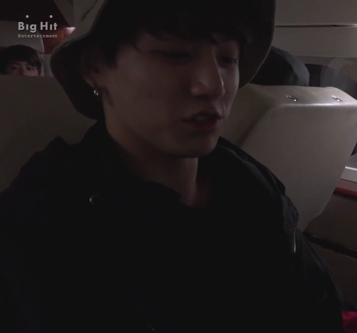 SinBst's tweet photo. Jungkook moved to sit in front of Jimin😢 https://t.co/G1z0LpOMoN