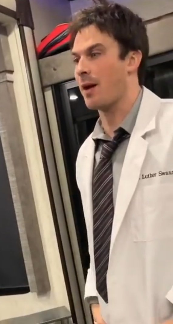 DLutherSwann's tweet photo. Our handsome doc😍 Dr. Luther Swann ❣️💗❤️ #VWars #DrLutherSwann #LutherSwann #Talented #Director #IanSomerhalder #DirectorIan #Multitasking #Netflix https://t.co/PbRhjAER0k
