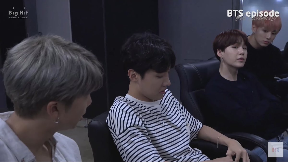 BTSARMY_Salon's tweet photo. 01:20
Suga: Just just because they are idol fans, they get belittled a lot. They are really incredible people. Actually, this is not something you can do just because you like someone.

@BTS_twt https://t.co/NxglatU60a