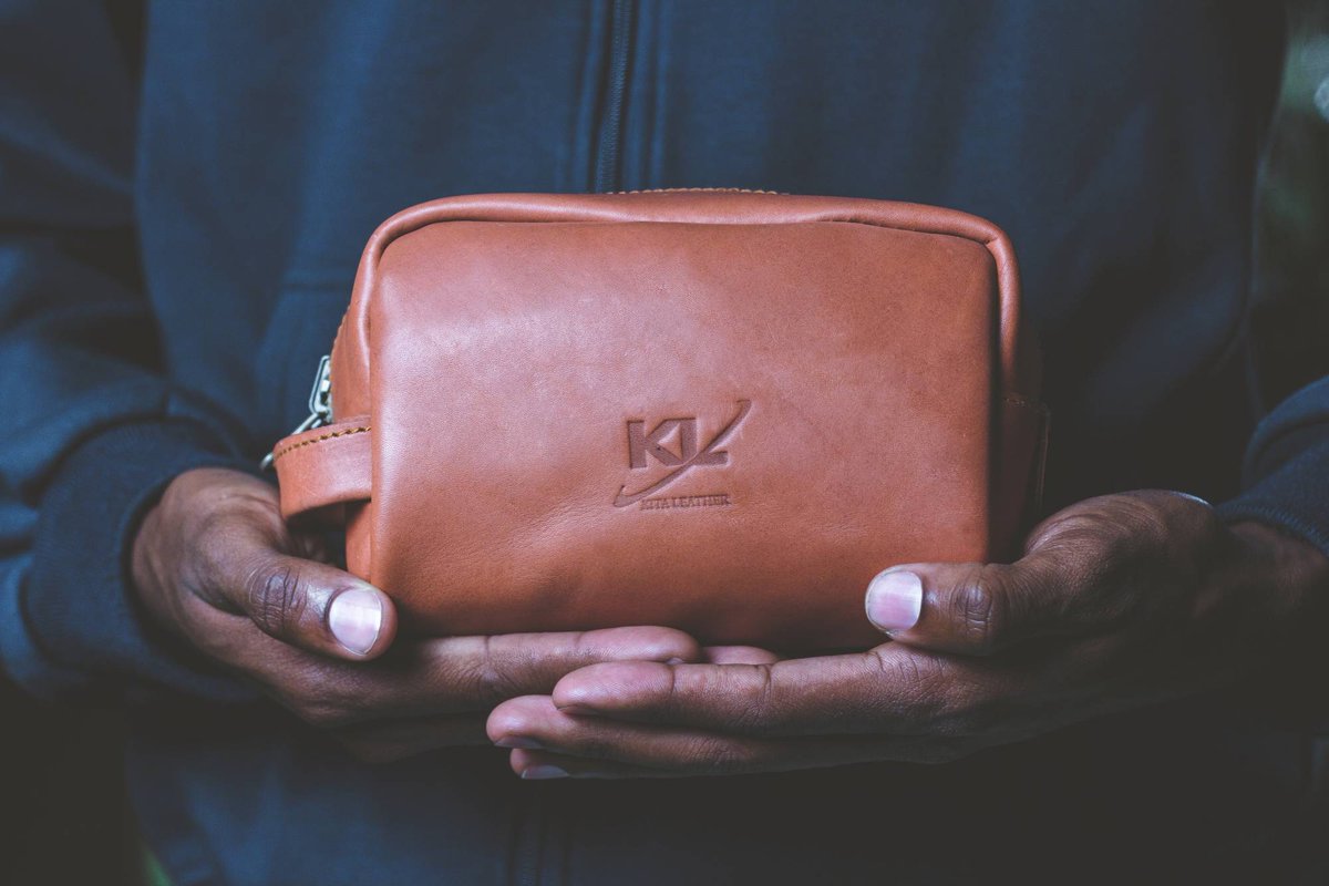$32
LEATHER WASHBAGS AVAILABLE
Maake your orders today
Delivery services available
Available in many colors

#washbag #leather #groomingkit #mensfashion #mensgift  #madeinkenya #pureleather #photography #unique #quality #kenyanfashion #musthave #kenyan  #
