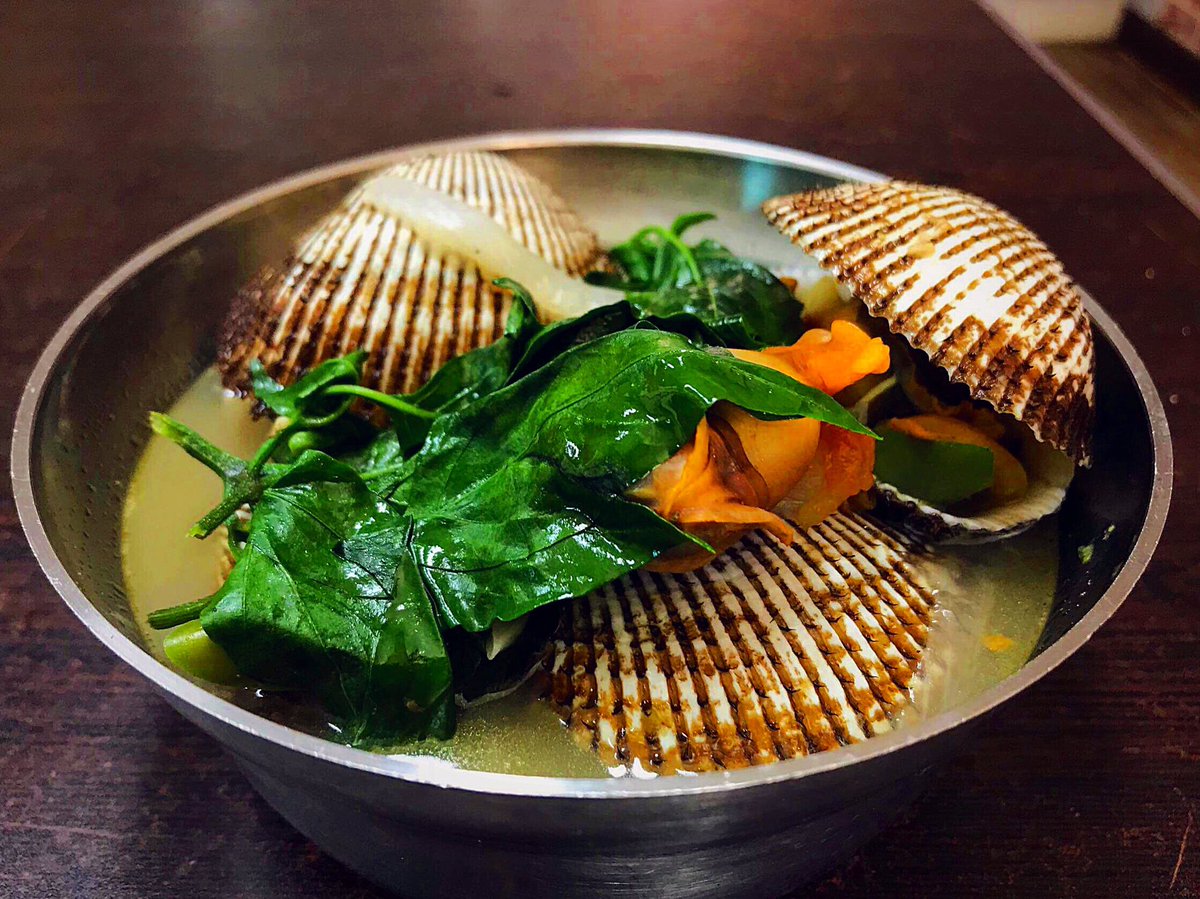 rheanms's tweet photo. Rate my clam soup with chili leaves ��😜😜 @GordonRamsay https://t.co/hPb6vvonEi