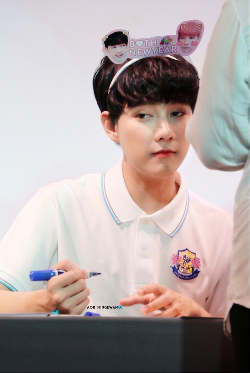 aor_mingkwan's tweet photo. @mynameisboth @helloimnewyear 🐻: ให้โอกาสพูดใหม่🤔
🐰: ใครย้ายทีมหนูเห็นนะ👀
55555555 ^^ #bny2ndgradefanhomeroom #bothnewyear https://t.co/zFe5owN0ir
