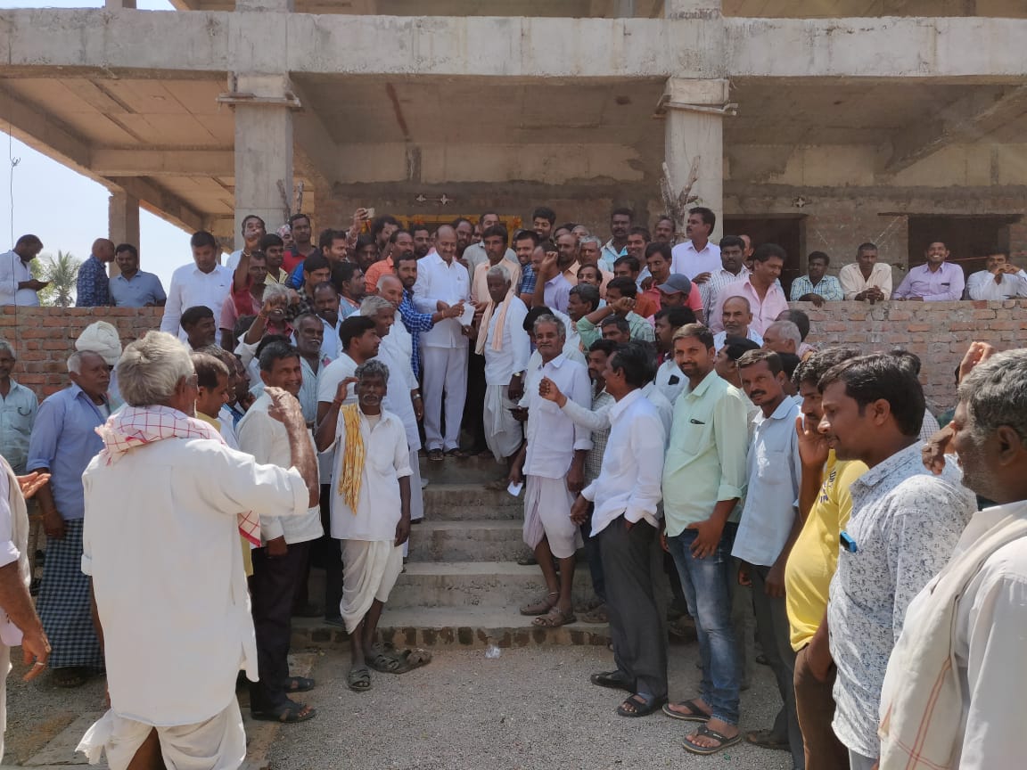 EanuguRavinder's tweet photo. టీఆర్ఎస్ పార్టీ కి మద్దతుగా ఎర్రపహడ్ గ్రామస్థుల తీర్మానం..
#TelanganaWithKCR https://t.co/mX0wPU6Obv