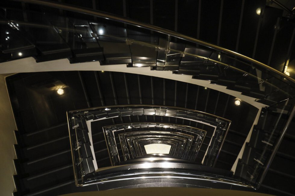BlogueroDigital's tweet photo. #HotelCapitol / #EdificioCarrion, donde las habitaciones hacen guiños constantes al #cine, celebra 85 años, ideado como espacio multiuso cuando se construyó contenía oficinas, cafeterías, cine y la 1ª refrigeración centralizada de #Madrid
https://t.co/MKnqM6w9Rj
@Vincci_Hoteles https://t.co/yjl7IdqODL
