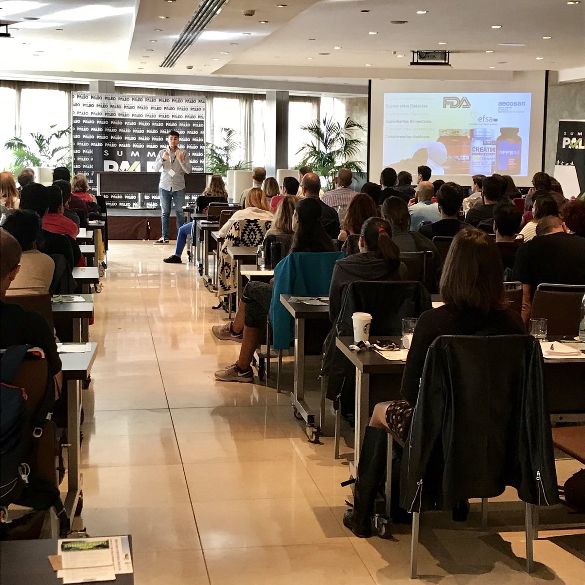 SummitPaleo's tweet photo. Turno de @josekenji: ‘¿por qué nos suplementamos?’ En la que analiza las limitaciones actuales y da 4 consejos antes de suplementar: alimentación idónea, tener un fin real, buscar (los deportistas) un sello IS y buscar rigurosidad científica y calidad real #summitpaleo2018 https://t.co/opipaIN3p5