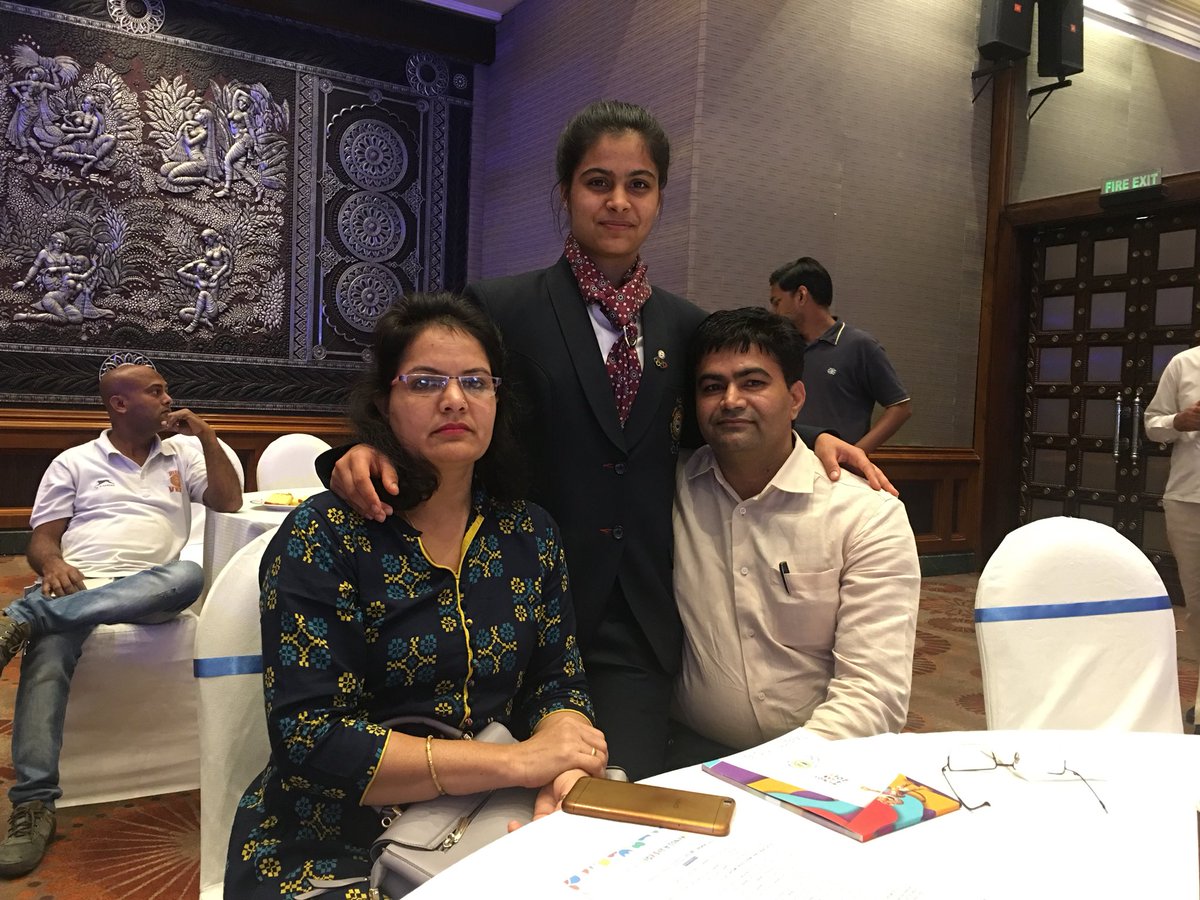 realmanubhaker's tweet photo. Finally meet my parents after two months busy schedule @VishalBhaker @BhakerRamkishan @realmanubhaker @JPKADIAN @umkd1 https://t.co/cCBHB5Wb1k