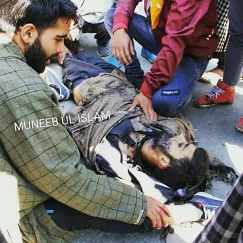 aamirzofficial's tweet photo. #KulgamKillings
#civilians lie in a pool of blood near encounter site
#civiliankilling
#KulgamEncounter
#KulgamKillings
#kashmiroutofcontrol
#KashmirBleeds
@UNHumanRights
@waniriffat
@kavita_krishnan
@UmarKhalidJNU
@UN_Spokesperson
@UN https://t.co/PzH5AmRDGW