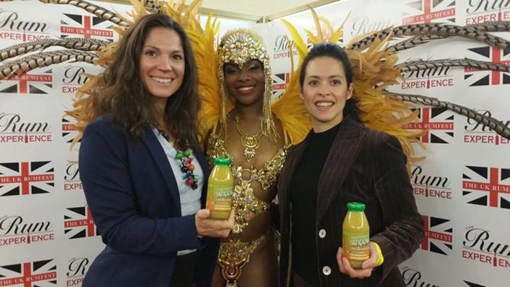 Sokanaa_France's tweet photo. SO’KANAA® is waiting you today at #UKRumFest #London !
Find us and taste our #CaneJuice 100% natural!!!
Cheers with #Sokanaa #SugarcaneJuice ! ✈️🍹😎
#UKRumFest2018 #RumFest #IanBurrell https://t.co/aH440lZXNP