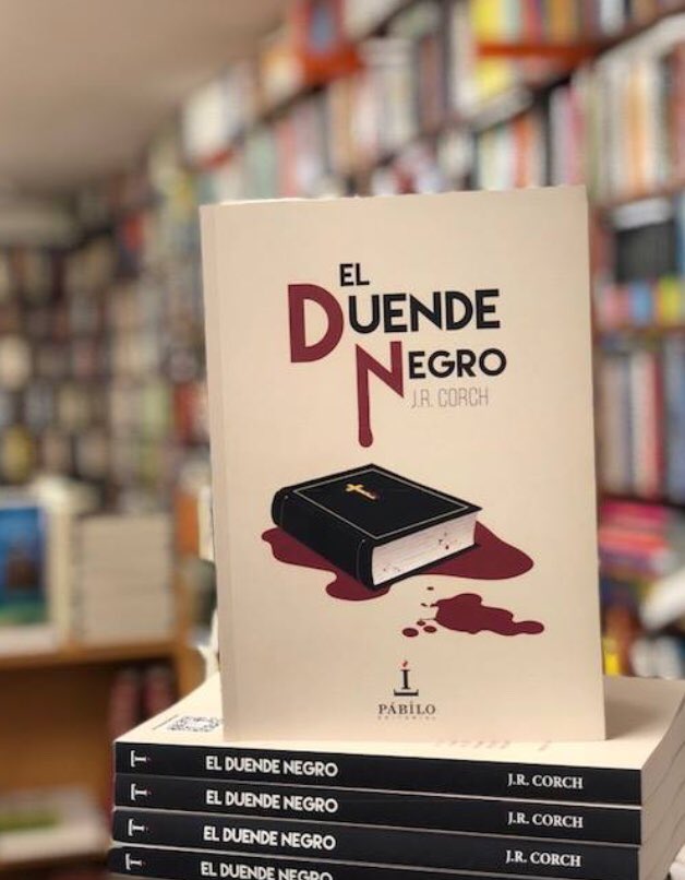 Voy a pedir un favor.
A todo el que compre mi novela, le pido una foto con ella en algún lugar emblemático de su ciudad para hacer un mural.