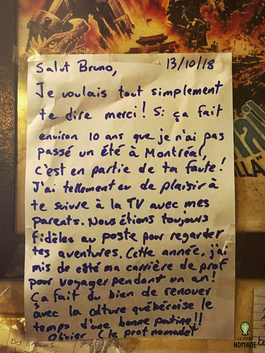 leprofnomade's tweet photo. Une bonne poutine au restaurant de #brunoblanchet, le #bangkokpoutine ! Il y a même l’écharpe de #IMFC ! 🔵⚪️⚫️ https://t.co/WfhSnrLNe0
