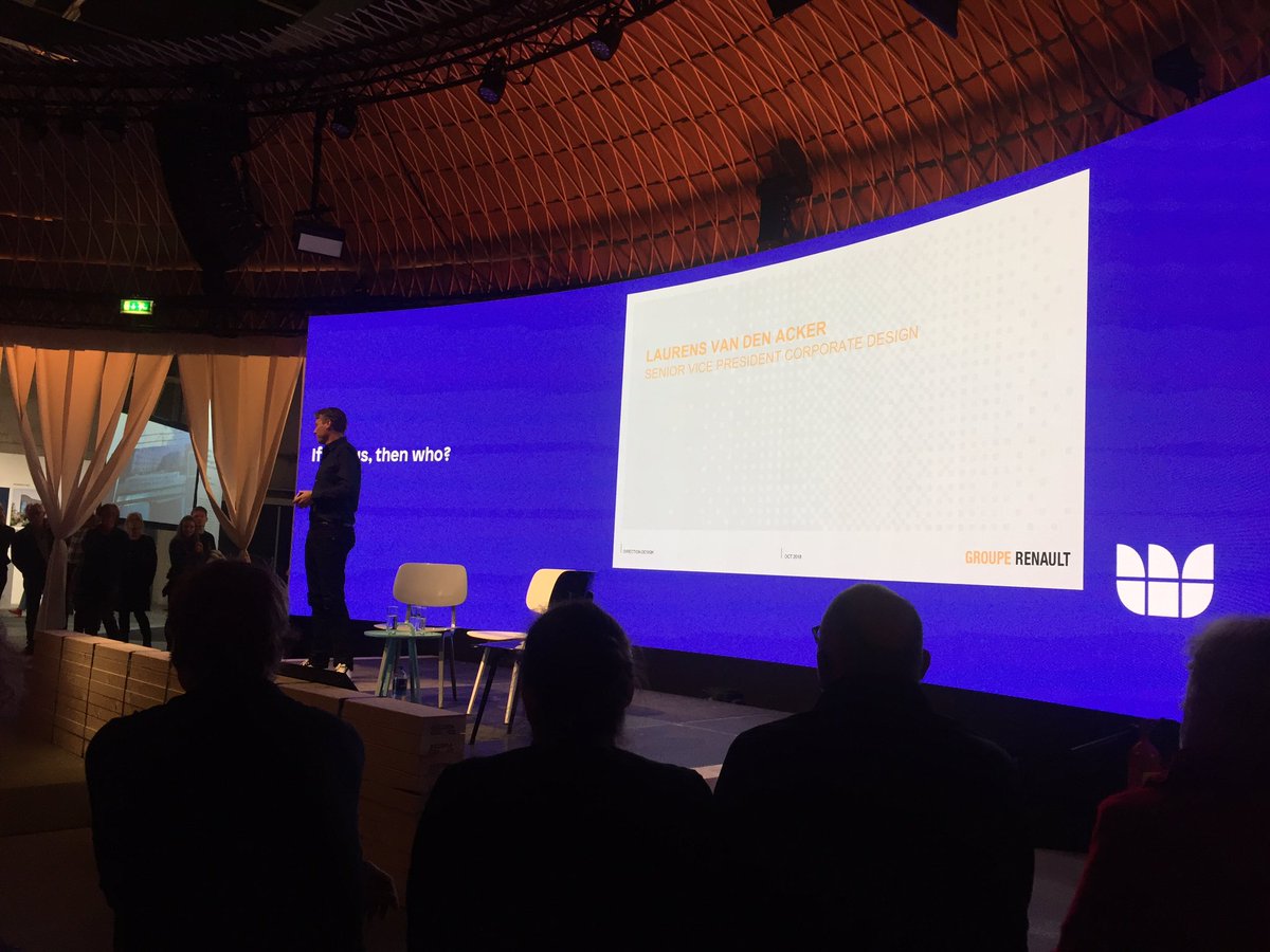 Laurens van den Acker deelt zijn visie op de toekomst van mobiliteit in het Circl-E paviljoen op #DDW18